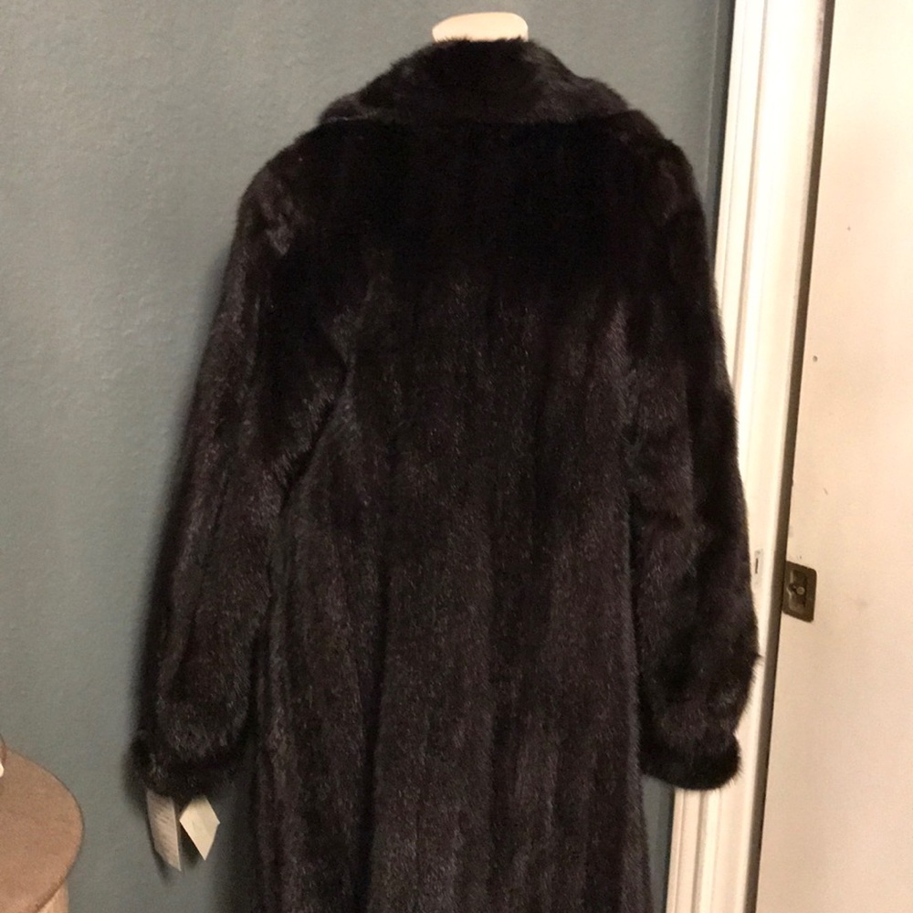 Mink - Picture 4 of 8